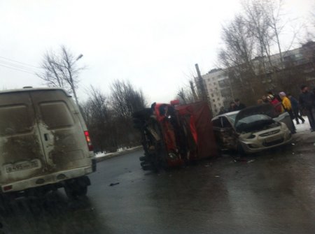 Авария на перекресте Архангельская-Беляева 24.02.2014
