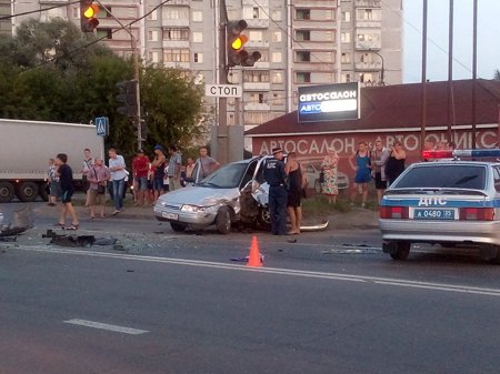 Авария на пересечении Северного шоссе и Пионерской улицы 11.08.2014