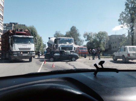 Авария на перекрёстке улиц Красная и Гоголя 24.06.2015